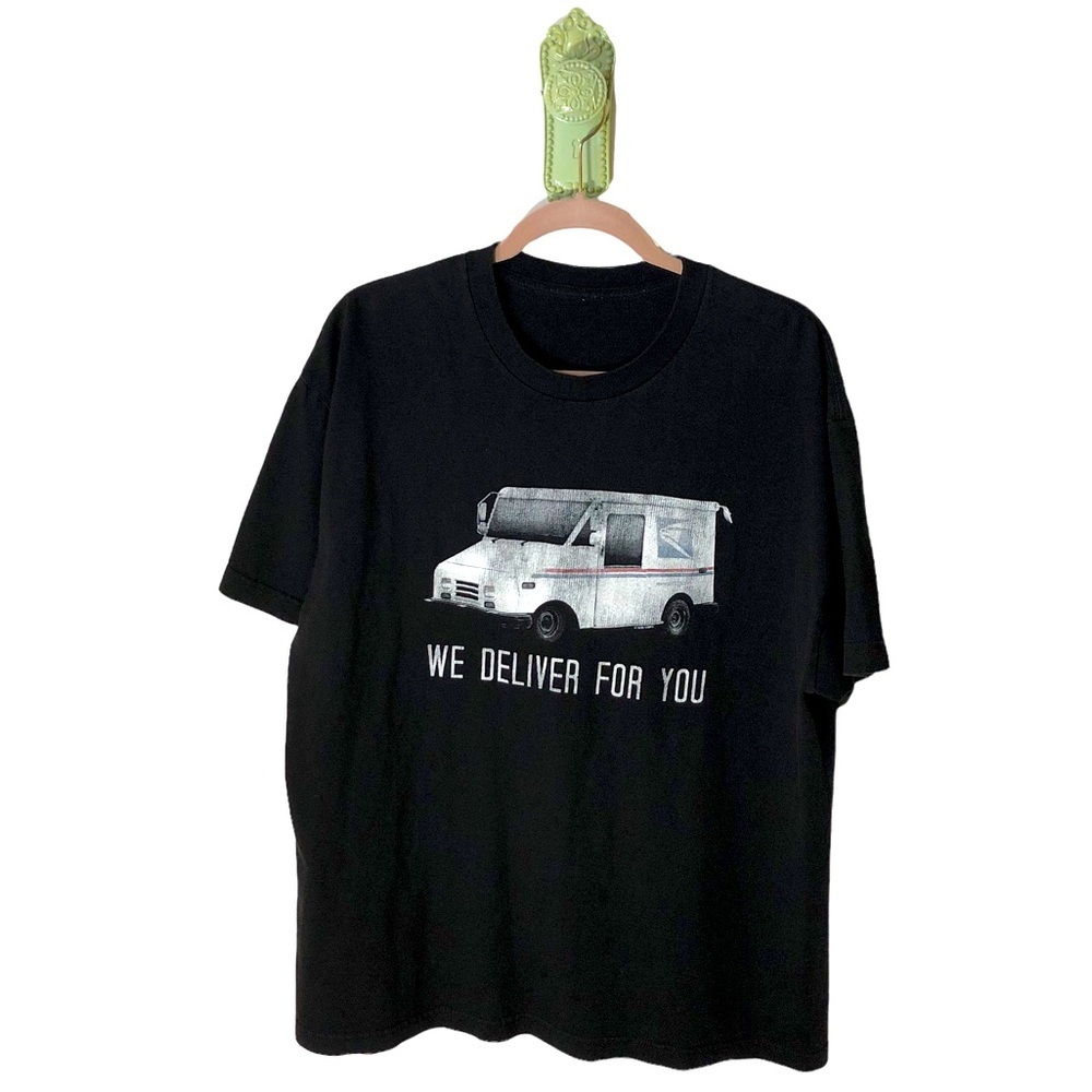 𝅺Graphic Tee USPS Mail We Deliver For You Black